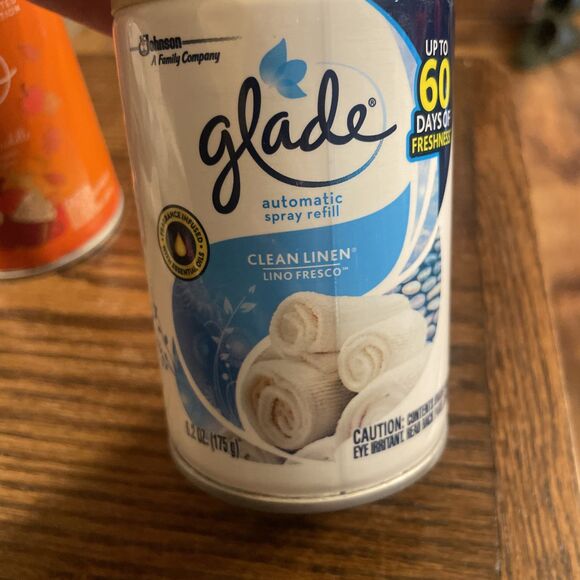 2 Glade Automatic Spray Refill Limited Edition. Cozy Autumn Cuddle & clean linen - Picture 3 of 3